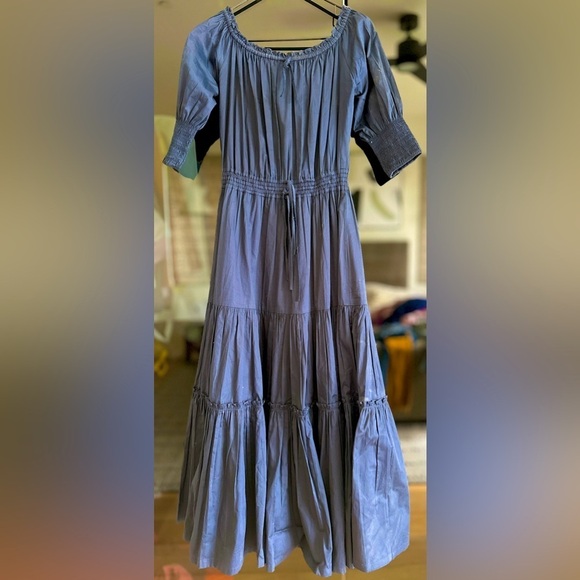 None Dresses & Skirts - Off shoulder maxi dress with elastic at waist for waist definition. Size S.
